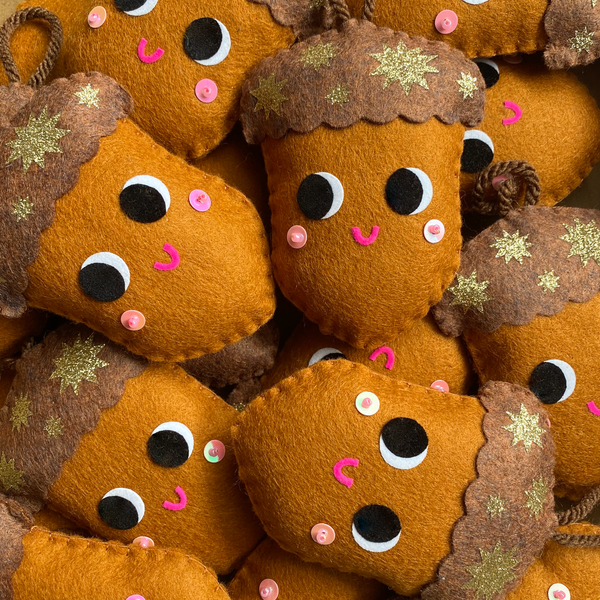 Happy Acorn Decoration